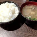 ROCK'N KITCHEN あいたい屋 - 白飯＋べこ汁