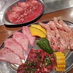 炭火焼肉 牛牛 - 