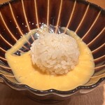 すし いなせ - ボタンエビ　殻から作ったソース　シャリをあえて