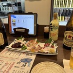 樽一 - 鯨刺し全種盛り