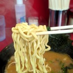 横浜ラーメン 相馬家 - 麺リフト