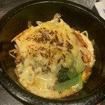 焼肉 三四郎 - 石焼きチーズビビンバのハーフサイズ