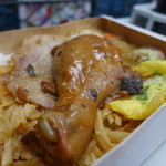 7-ELEVEN - 大きな骨付き鶏もも肉、ガブッ！