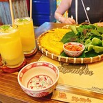 Bếp Mẹ Ỉn - Lê Thánh Tôn - Bánh Xèo Tôm Thịt