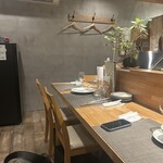 五本木 AKIMOTO - 清潔感ある店内