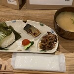 おはなさんのおむすび屋さん - おむすびは1個ずつ出てきます