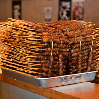 外皮酥脆香氣四溢，內部則是軟糯柔嫩的「雞皮」
