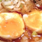 Yottekoya - ≪'14/10/02撮影≫香ばしナッツの濃厚月見担々麺 830円 の半熟玉子