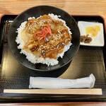 波瀬駅 - 料理写真:豚丼