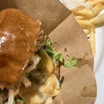 upit's Burger - 料理写真:ベジタブルバーガーに肉はない。