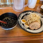 麺家はる - 黒つけ麺（1000円）