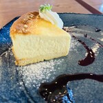 Cafe'会英楼 - 濃厚焼きチーズケーキ