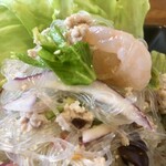 エスケータイランド - ヤムウンセン（春雨サラダ）ミニ野菜サラダからのアッグレードで+¥300-