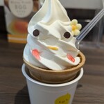 たまご舎 - ぴよかわソフトクリーム@\530円