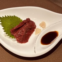 馬刺しと焼き鳥 グルマン三年坂 - 