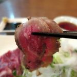 カウボーイカレー - ツラ刺し＆カッパのローストビーフ（たたき風）