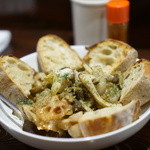 鳥長 - 良質な地鶏の脂で野菜を煮込み、バゲットはパーラー江古田