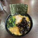 ラーメン 杉田家 - 見た目からして美味そう。