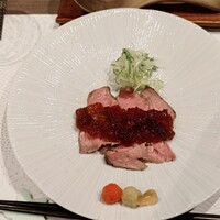 道産羊肉割烹 ラムぴりか - ラム藁焼きにジュレ。ネギやワサビ等の薬味をつけていただく