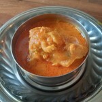 Spice Bar モンカリー - チキン､ミニカレー 300円(税込)､大き目のチキンが１つ入ってる｡カルダモンシードが効いている。