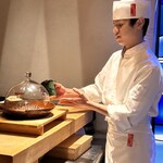 初音鮨 - 写真を撮ろうとすると大人しくなる車海老