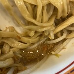 顎で喰らえ - 麺とタレアップ