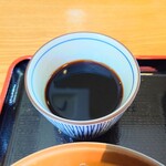 やぶ善 - ほんのりと甘さを感じる、"ざる汁(つゆ)"。