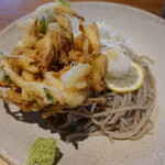 蕎麦前酒場 南口のはんさむ - 白エビかき揚げぶっかけ蕎麦
