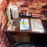 キッチン あずま - カウンター席。