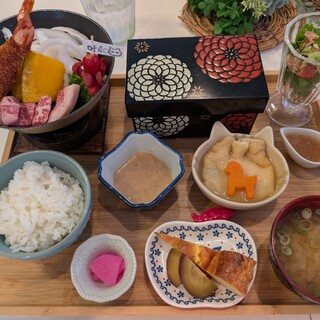 Cafe dining bar 叶和_1