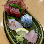 こい勢 - おまかせ刺し盛り（接写）