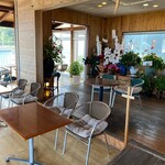 MARE - 店内は南国感たっぷり♪