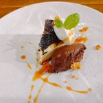 ビストロ カフェ デリ ポキナ369 - デザート　バスクチーズケーキとチョコレートアイスクリーム