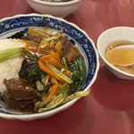 横浜中華街 中國上海料理 四五六菜館 - 牛バラあんかけご飯1375円