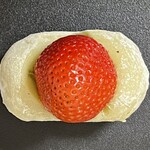 銀花堂 - 2025.08.16 (土)    銀花堂のいちご大福（抹茶）　500円（税込）