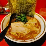 横浜家系ラーメン 裏大輝家 - デフォルトラーメン税込み900円