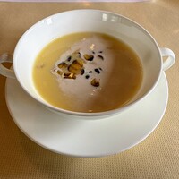 レストランゼルコバ - 備長炭焼きとうもろこし（山梨県産甘々娘・きみひめ・ドルチェドリーム）の冷製スープ