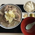 かね食堂 - 骨汁700円（R7.8）
