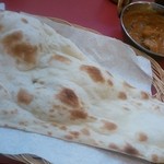 ナンセンター - おかわりの小さいナン。小さい？(笑)