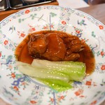 銀座嘉禅 - 金沢産ツキノワグマの掌、紅焼煮込み