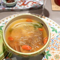 銀座嘉禅 - 金華ハム香る最高級山海珍味の特製蒸しスープ