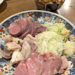 やきとん酒場 ヤマネ肉店 - もつ刺しは外せないぜ！