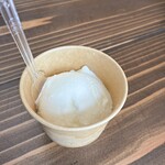 手打ち蕎麦 鶴 - フレッシュミルク/札幌のジェラテリア クレメリーチェ(300円)