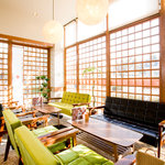 香寫  casha - ソファー席でゆったりとお過ごしいただけます。