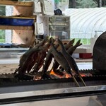 仁世宇園 - 焼き台の様子