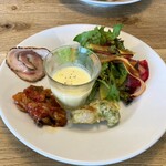 リトルネスト - サラダ仕立ての前菜