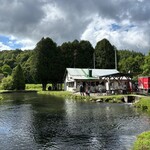 仁世宇園 - 敷地内(釣りぼり·店舗)の様子