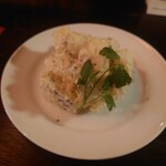 浅草サンボア - アンチョビのポテトサラダ(鉄板)