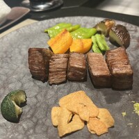 蔵 鉄板焼＆寿司 - 季節の焼き野菜/特選黒毛和牛フィレ 80ｇ
                    山葵、酢橘、青森にんにく