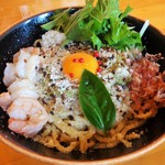 海老塩バジル 890円 + 麺大盛り120円＝1,010円（税込）。ランチタイムで ライス大盛り無料です。